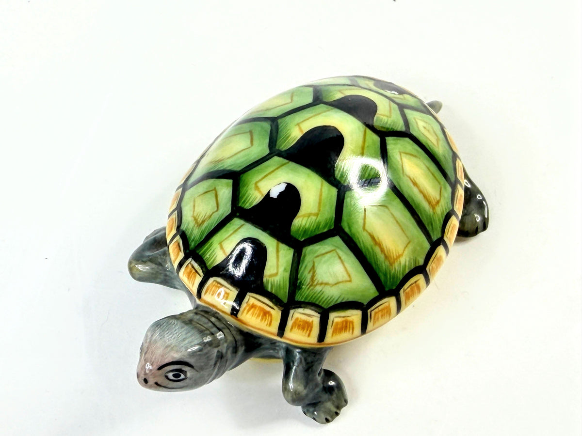 Herend Hungary Green Fishnet Turtle Figurine 15302 Hand Painted A1055