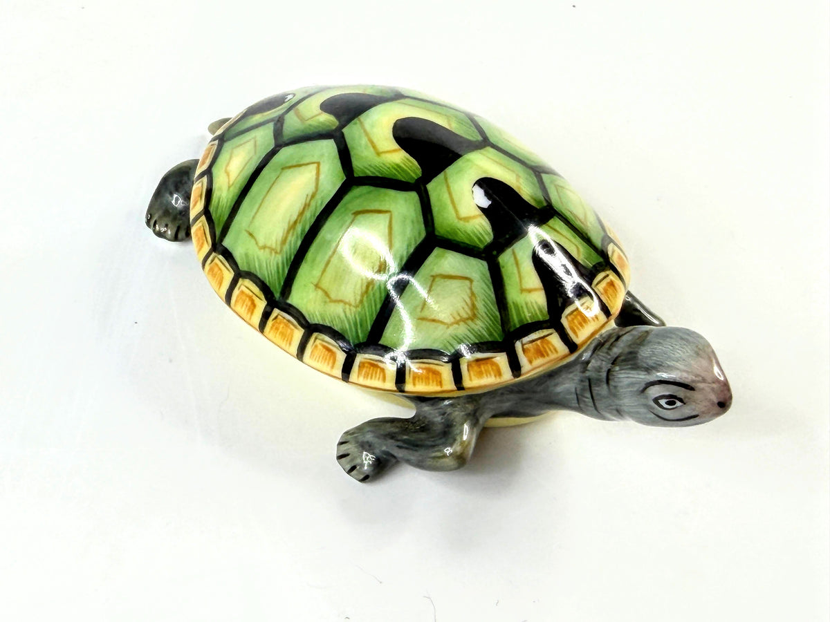 Herend Hungary Green Fishnet Turtle Figurine 15302 Hand Painted A1055