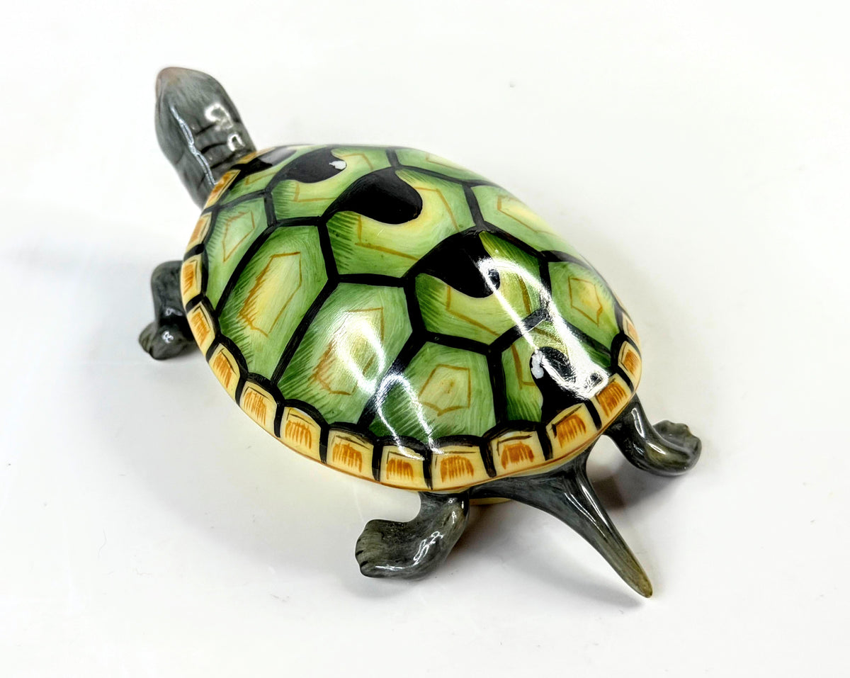 Herend Hungary Green Fishnet Turtle Figurine 15302 Hand Painted A1055