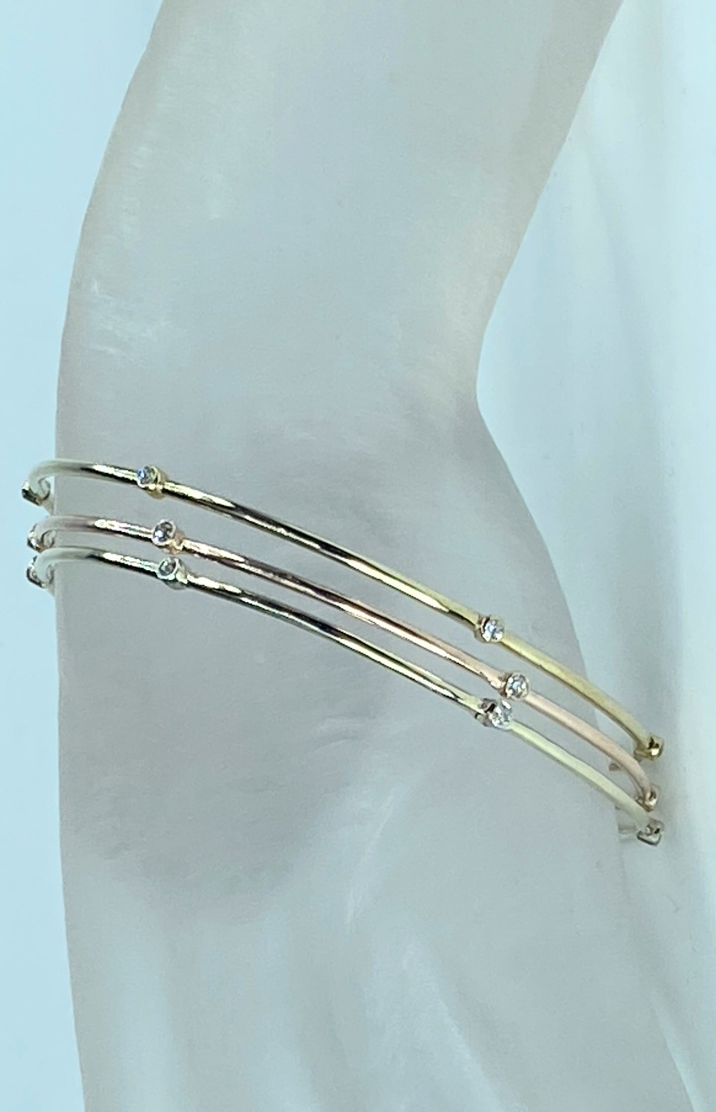 Bezel-Set 0.25ct diamond stackable Bangle Bracelet 14K Yellow gold 7.5"JR871