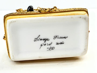 Vintage Limoges France Wedding Couple Kiss Hinged Trinket Box A1057
