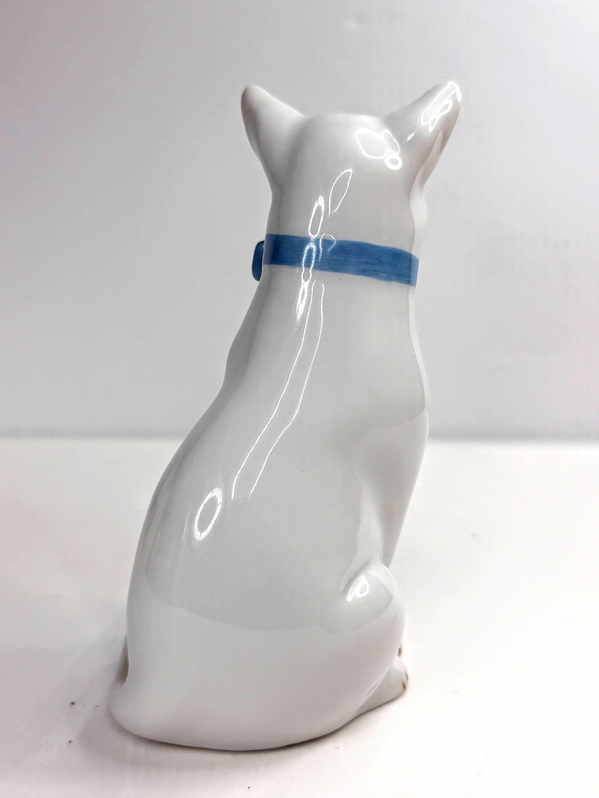Vintage Herend Hungary White Cat Figurine Blue Bow Hand Painted Porcelain A1063