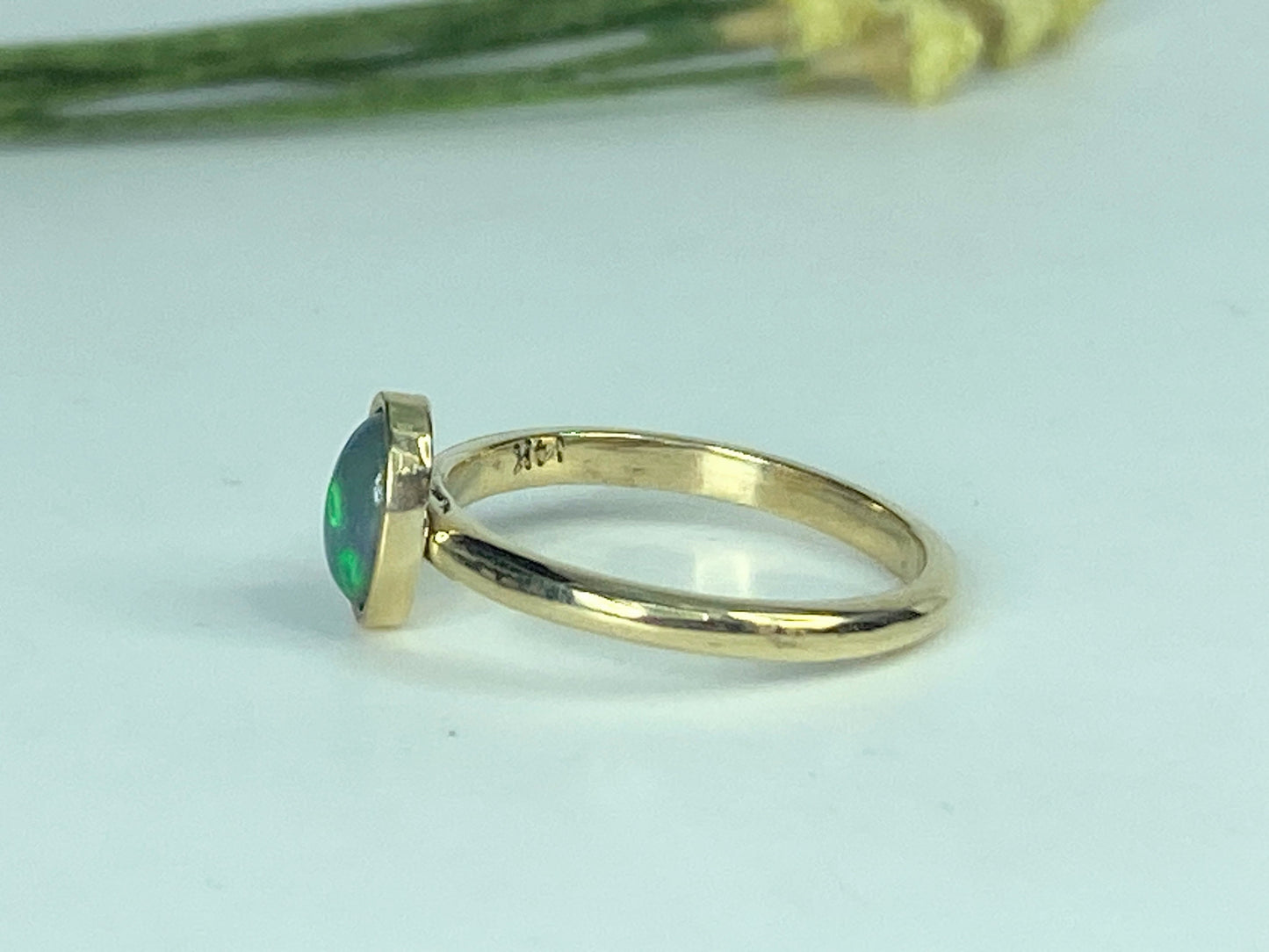Natural Cabochon 1.25ct Oval Black Opal in 14k Solid Gold Ring 2.5g s6.5 JR882