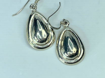 Sterling Silver Repousse Teardrop raised edge dangling earrings 6.1g JR888