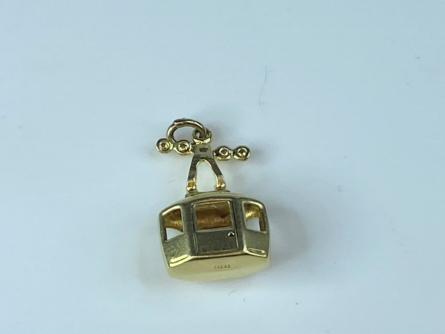 14K yellow gold Cable car tram dimensional