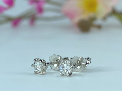 Platinum 0.22ct Round brilliant Solitaire Diamond stud earrings JR9790