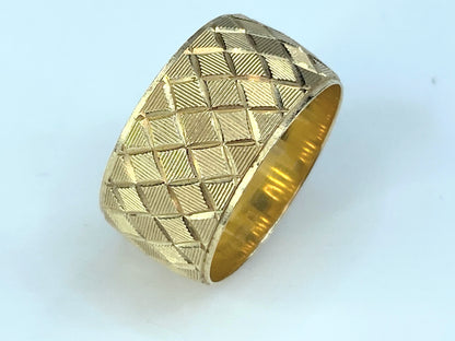 Art Deco 14K gold 9.6mm Quilt pattern texture wedding band