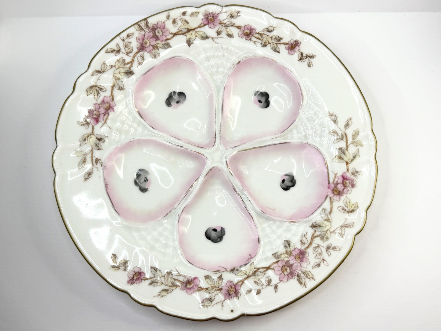 Porcelain Oyster Plate Marx and Gutherz Carlsbad 1900 8 3/4" A832C