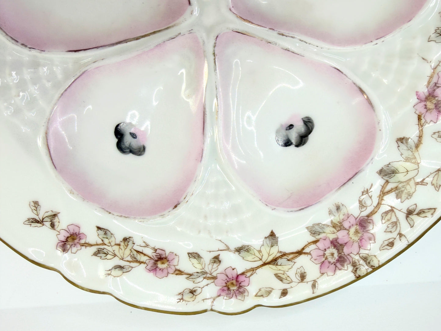 Porcelain Oyster Plate Marx and Gutherz Carlsbad 1900 8 3/4" A832C