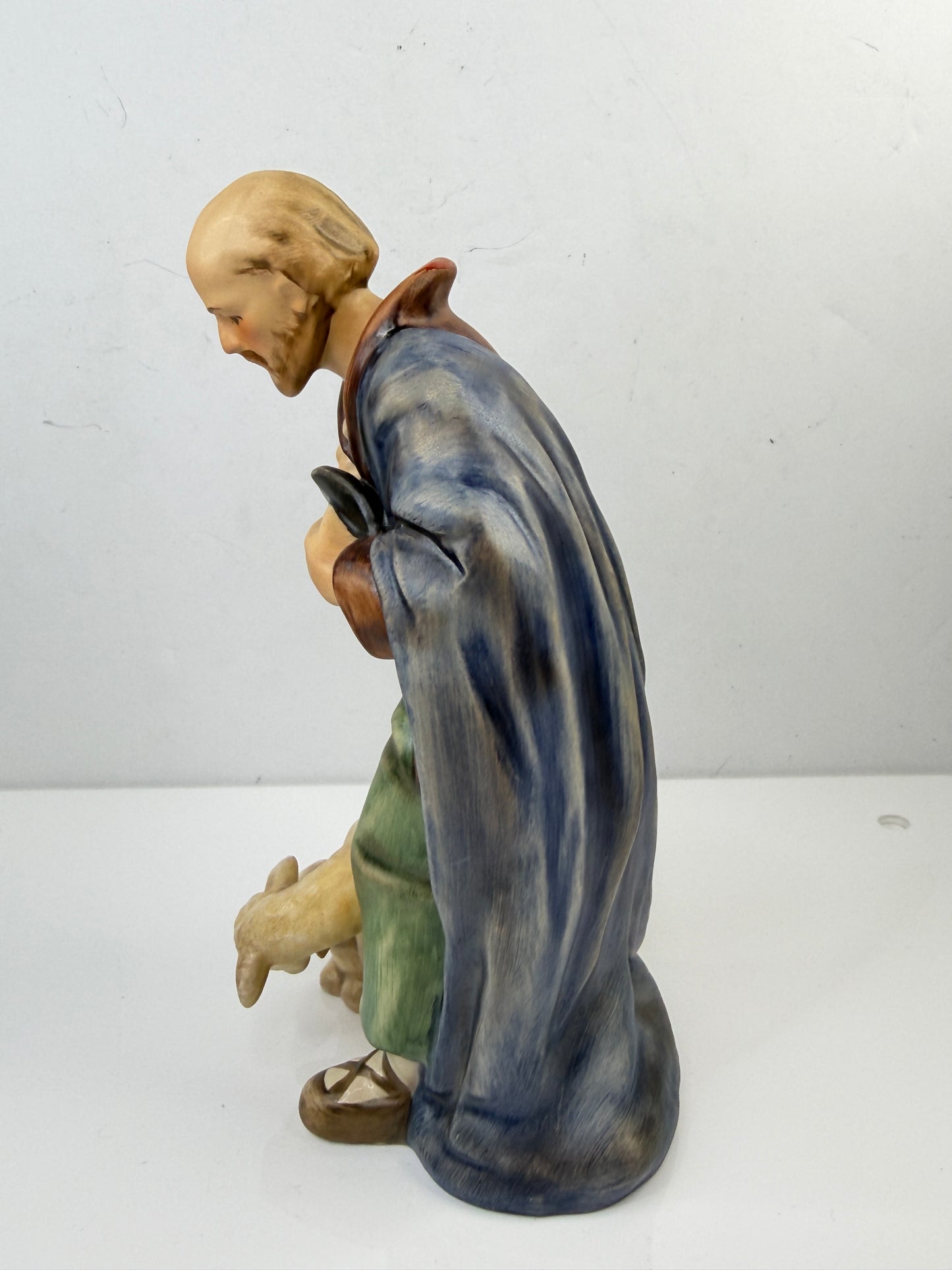 Hummel #214/f/I nativity Shepherd standing with sheep large 7" TMK-5 A837