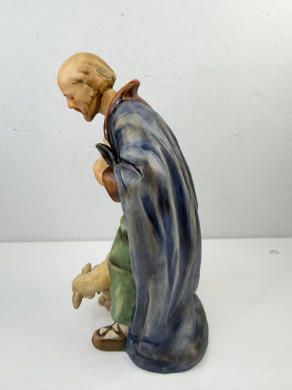 Hummel #214/f/I nativity Shepherd standing with sheep large 7" TMK-5 A837