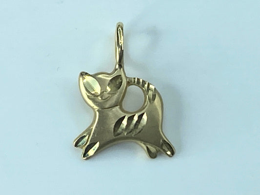 14K yellow gold Kitten Satin finish Diamond cut charm pendant 1.0g JR529