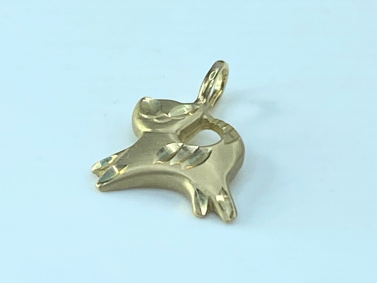 14K yellow gold Kitten Satin finish Diamond cut charm pendant 1.0g JR529