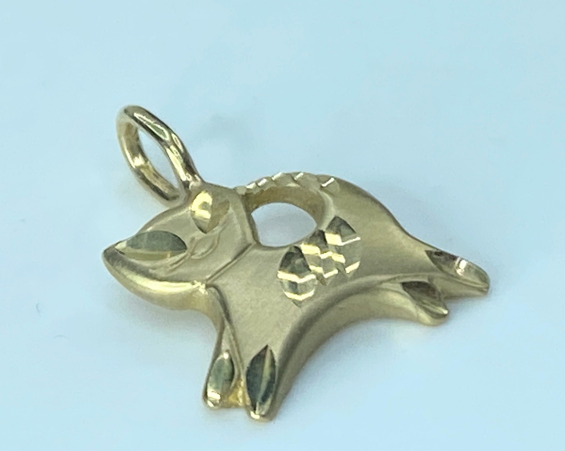 14K yellow gold Kitten Satin finish Diamond cut charm pendant 1.0g JR529
