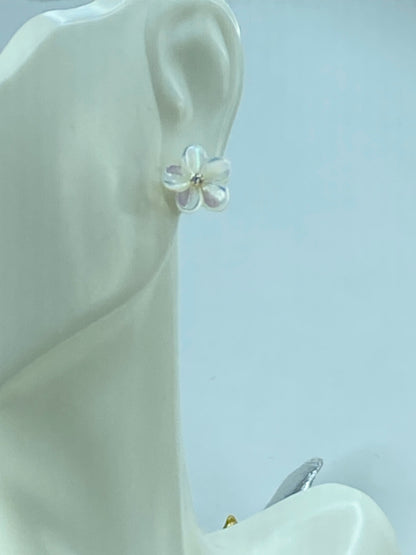 14K yellow gold 0.03mm Round brilliant Diamond MOP Flower stud earrings JR516