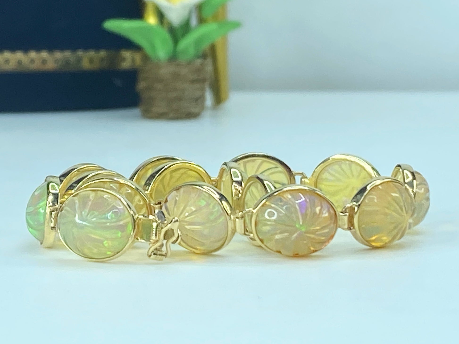 Mid-Century 14K yellow gold 28.2ct Carved oval Opal link bracelet 8.25" JR517
