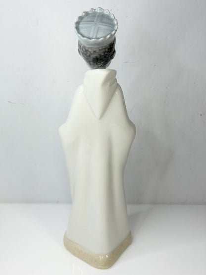 Lladro King Balthasar Retired Nativity Figurine 8.5" A841