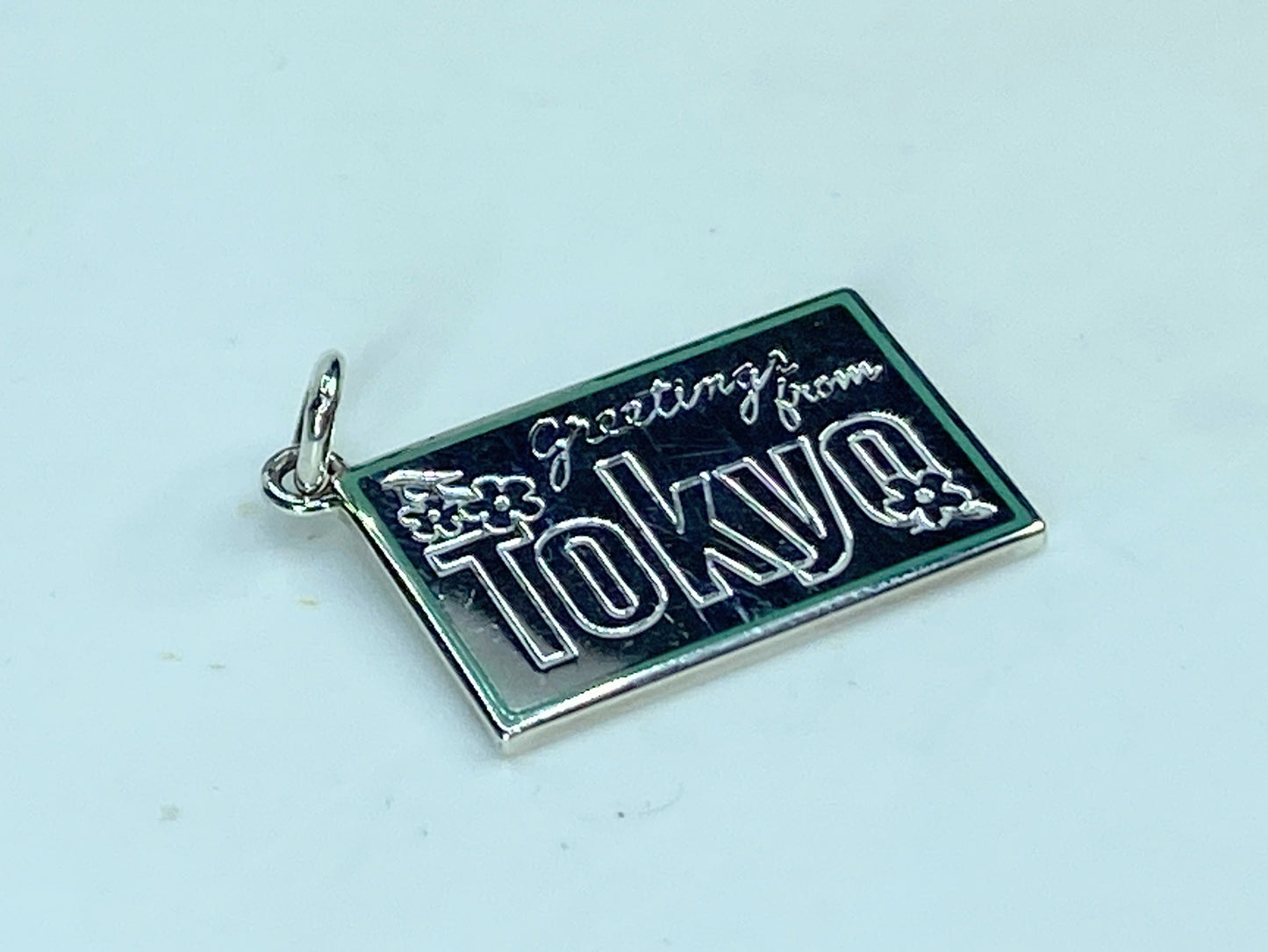 Tiffany & Co. Enamel "Greetings from Tokyo" Postcard Charm 4g 22x14.3mm JR898