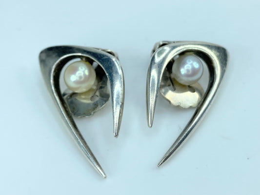 Sterling Silver 6.75mm Cultured Pearl clip on earrings 8.5g JR9654