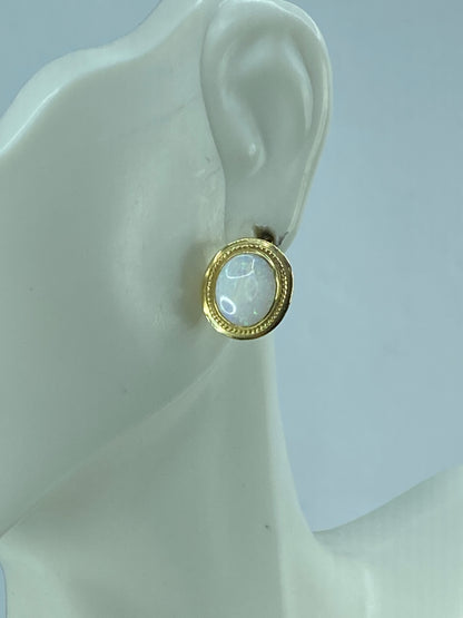 14k yellow gold Opal Cabochon bezel stud earrings 3.1g JR9660