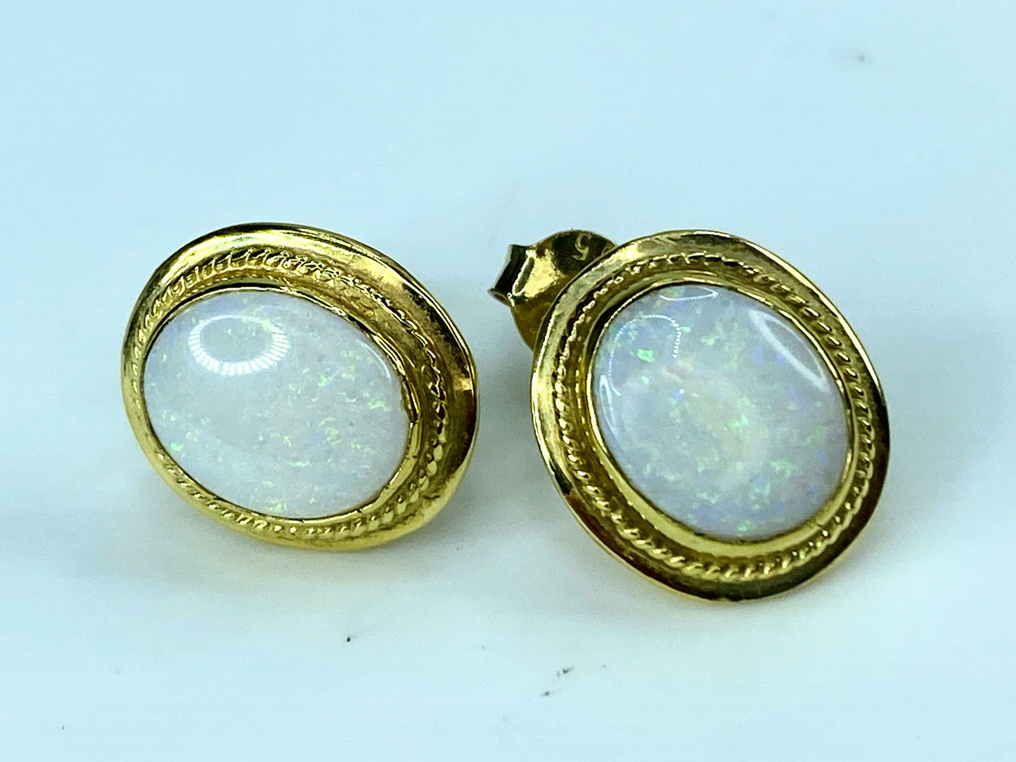 14k yellow gold Opal Cabochon bezel stud earrings 3.1g JR9660