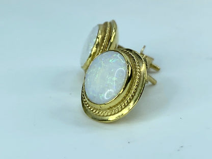 14k yellow gold Opal Cabochon bezel stud earrings 3.1g JR9660