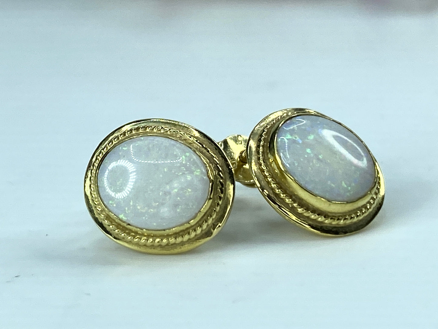 14k yellow gold Opal Cabochon bezel stud earrings 3.1g JR9660