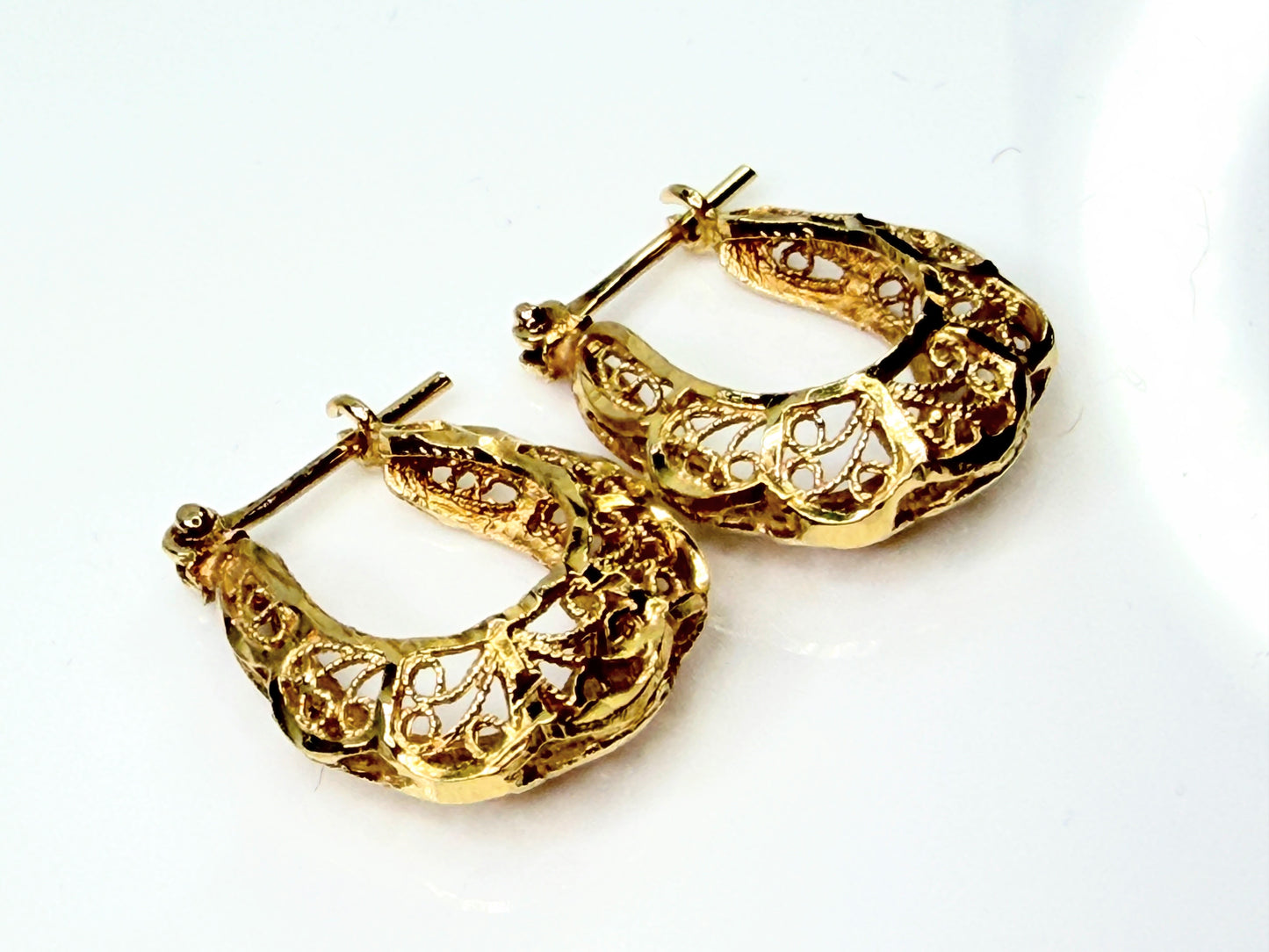 Vintage 14K Gold Textured Hoop Earrings 20mm JR1429