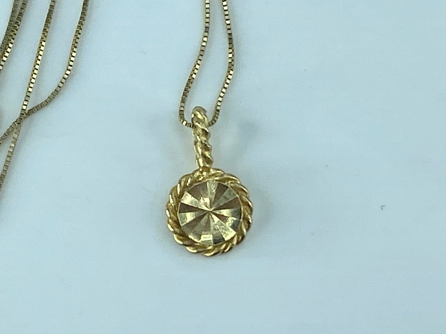 Italy 14K yellow gold Starburst rope link pendant necklace 19" 2.3g JR480