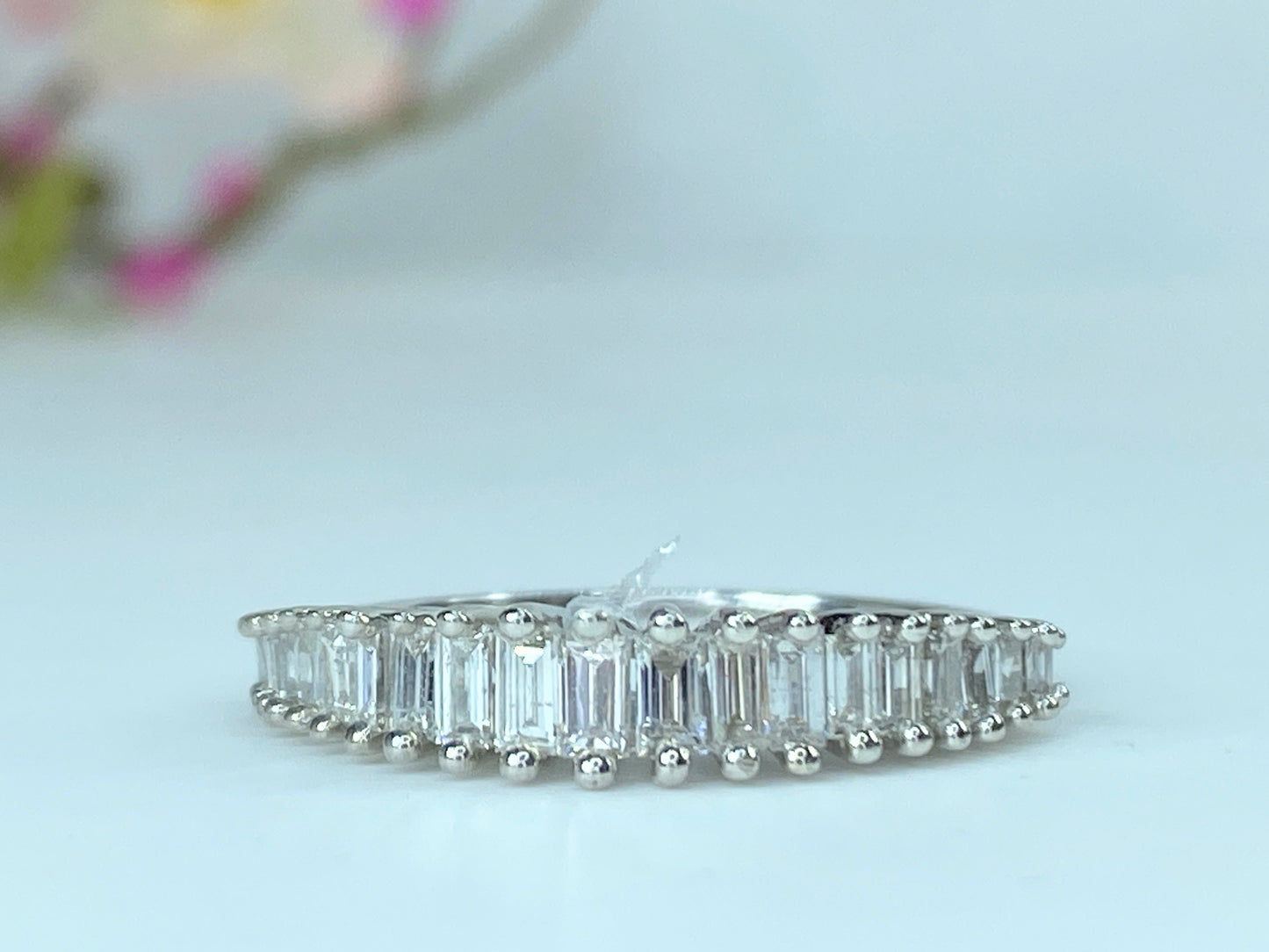 18K white gold Graduated Baguette Diamond Cathedral set ring 4.1g s7.75 JR9662