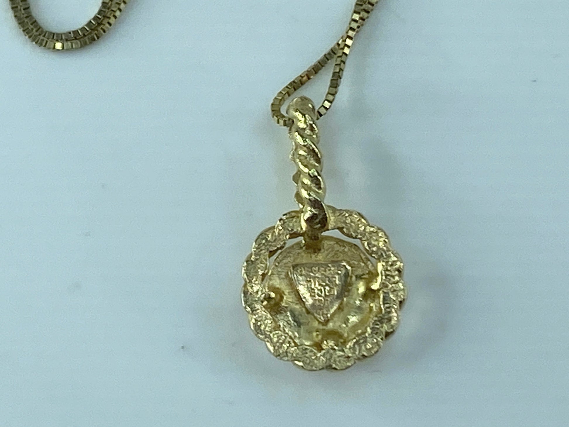 Italy 14K yellow gold Starburst rope link pendant necklace 19" 2.3g JR480
