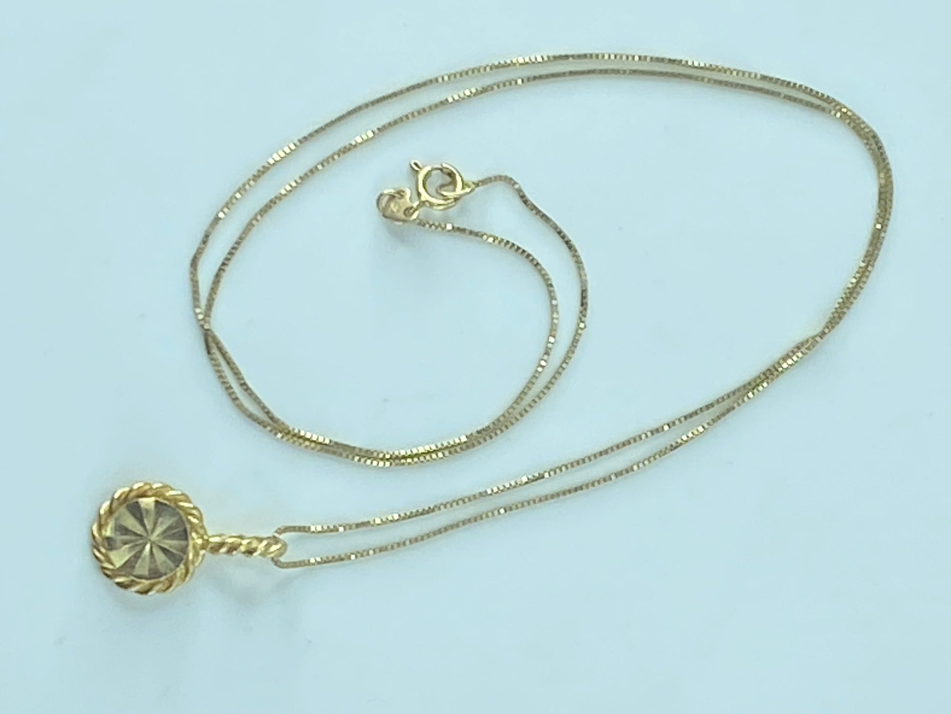 Italy 14K yellow gold Starburst rope link pendant necklace 19" 2.3g JR480