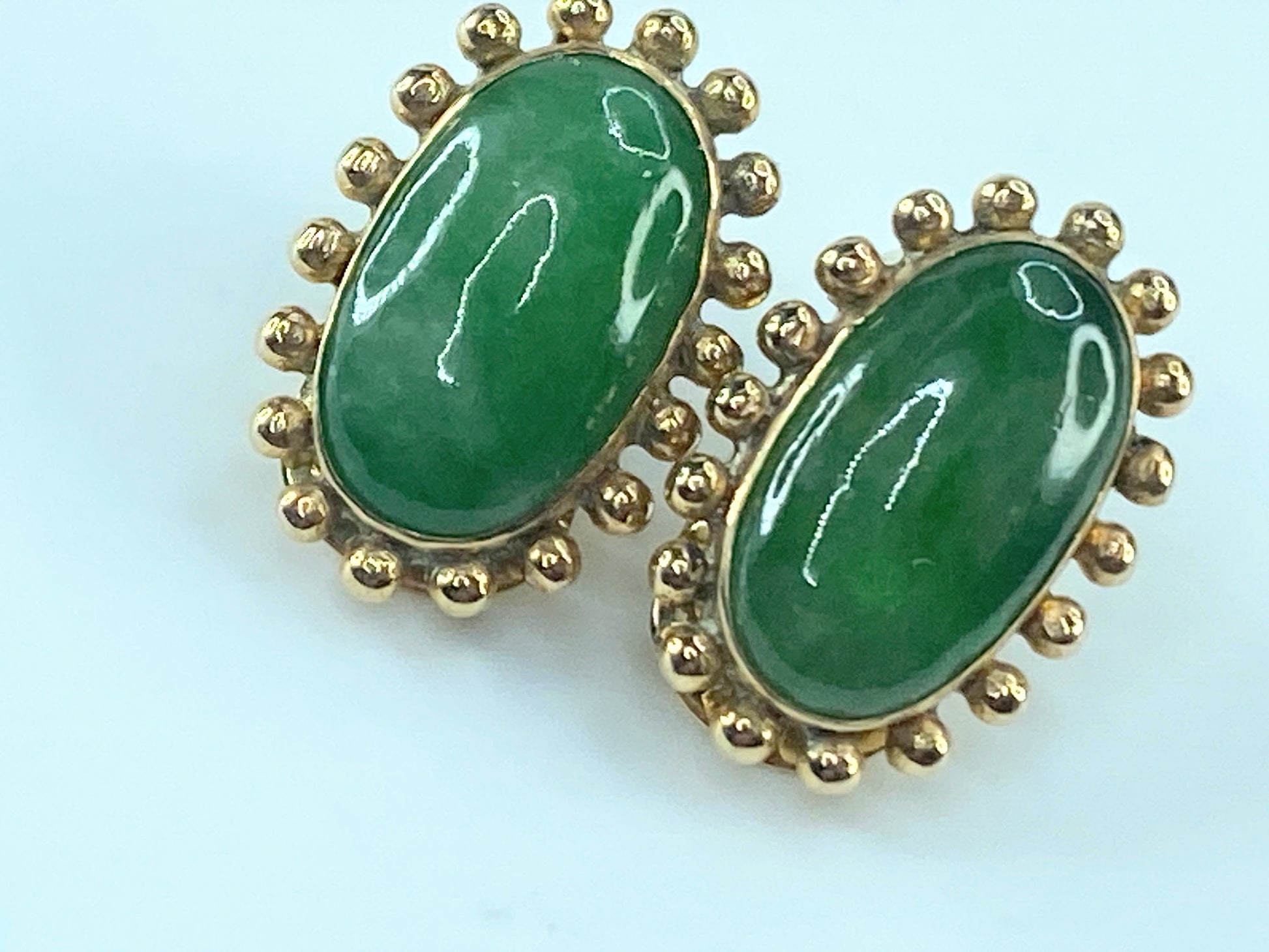 c1960s 14K Yellow Gold Jadite & gold bead Clip-On Earrings 5/8" x3/8" 4.6g JR482