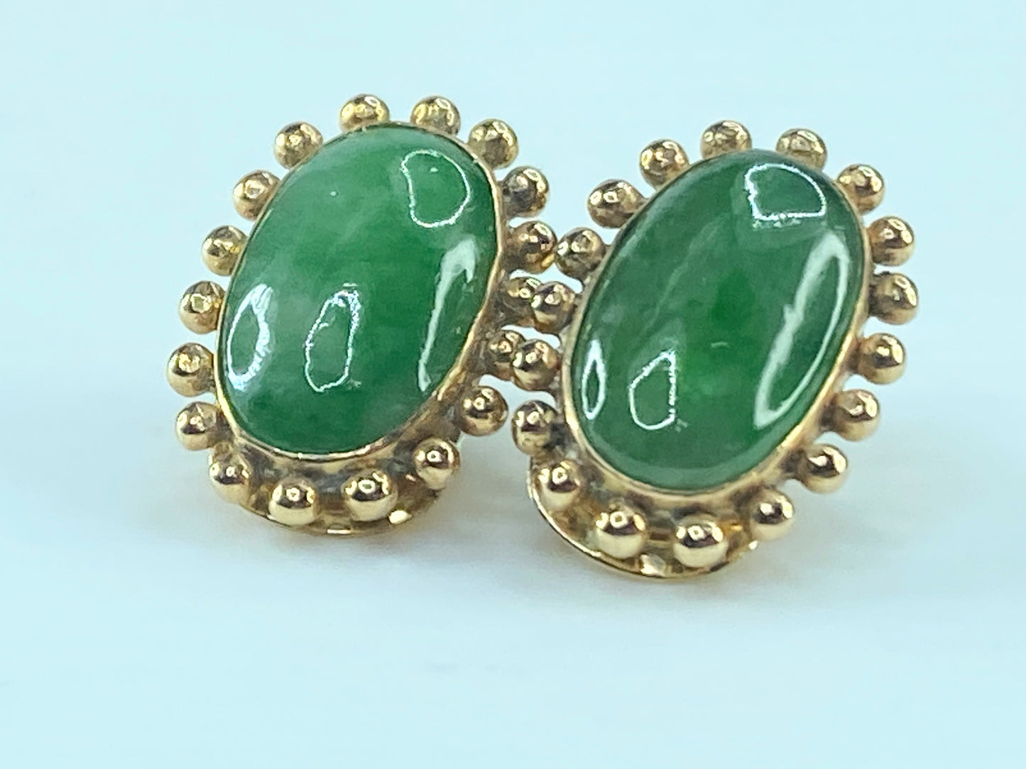 c1960s 14K Yellow Gold Jadite & gold bead Clip-On Earrings 5/8" x3/8" 4.6g JR482