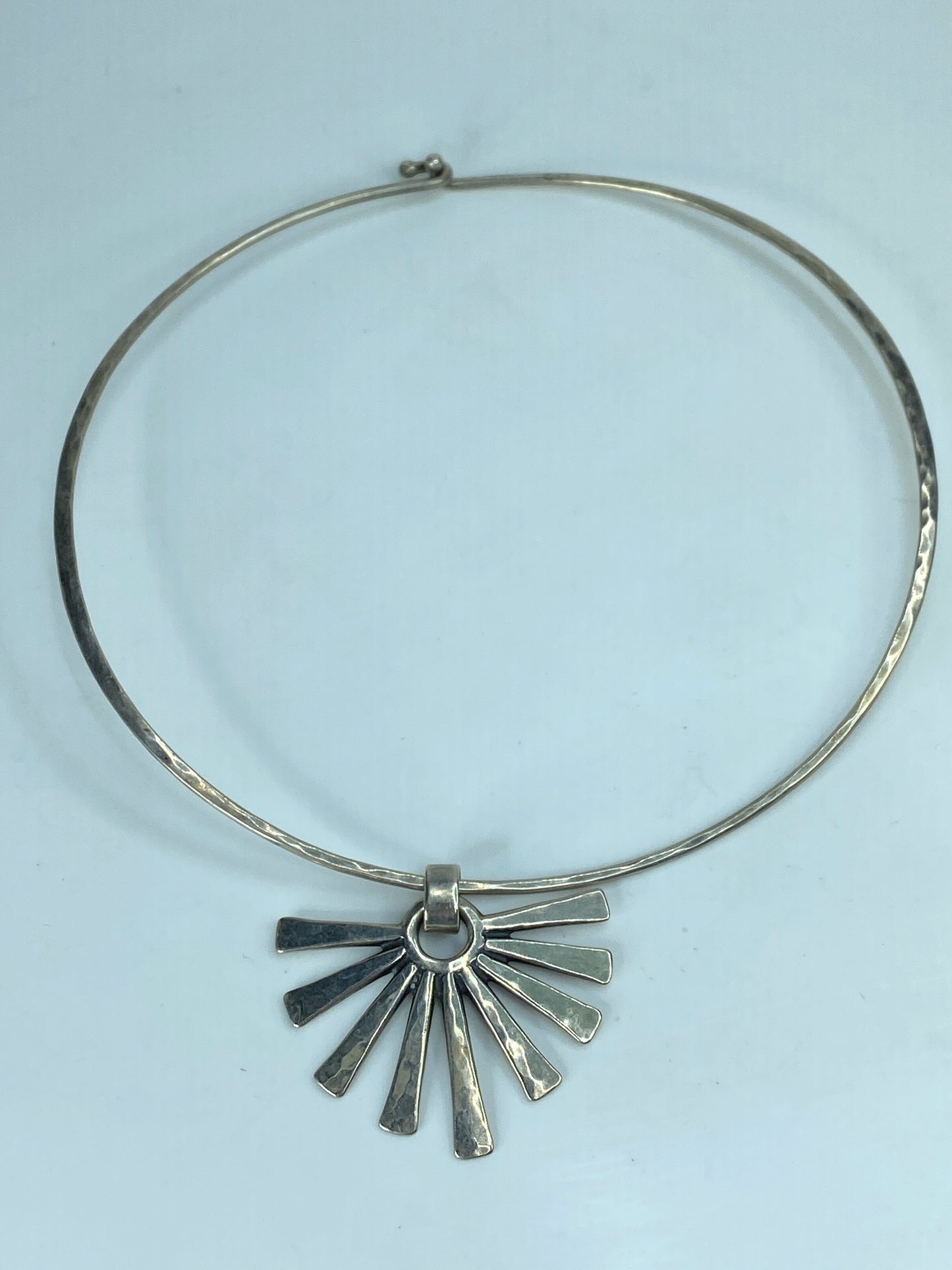James Avery Sunburst Pendant Hammered Hook-on Neck Wire pouch 26.5g 15"JR916