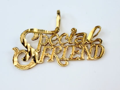 Vintage 14K Gold Special Friend Script Pendant JR1435