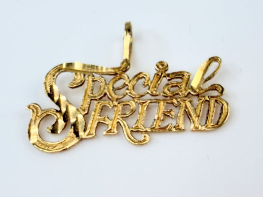 Vintage 14K Gold Special Friend Script Pendant JR1435