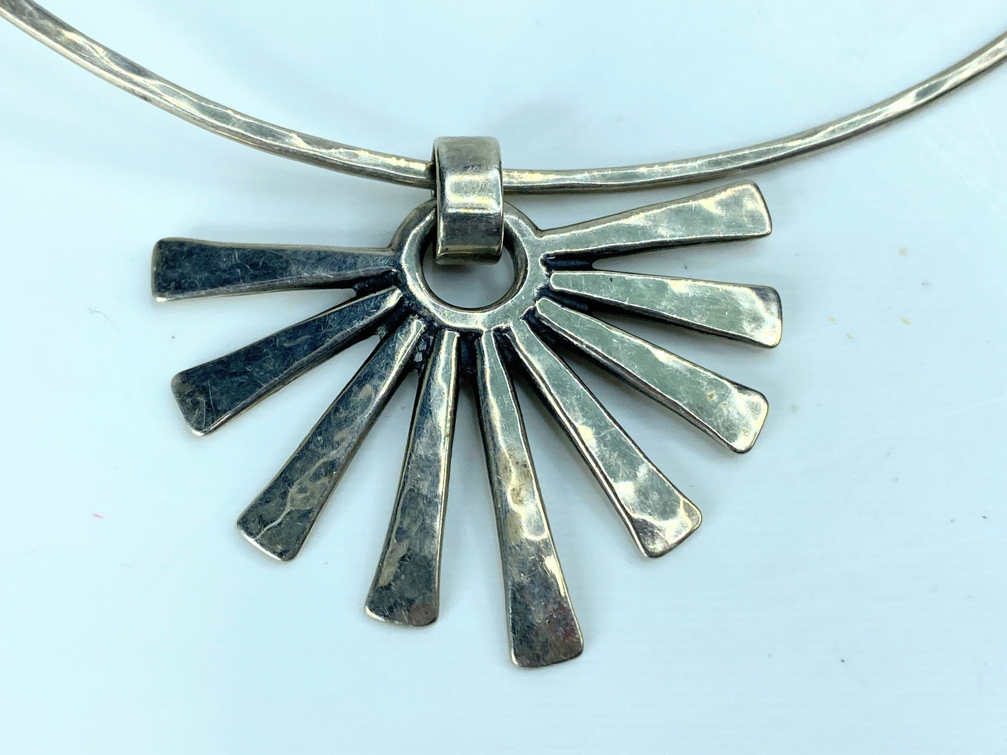 James Avery Sunburst Pendant Hammered Hook-on Neck Wire pouch 26.5g 15"JR916