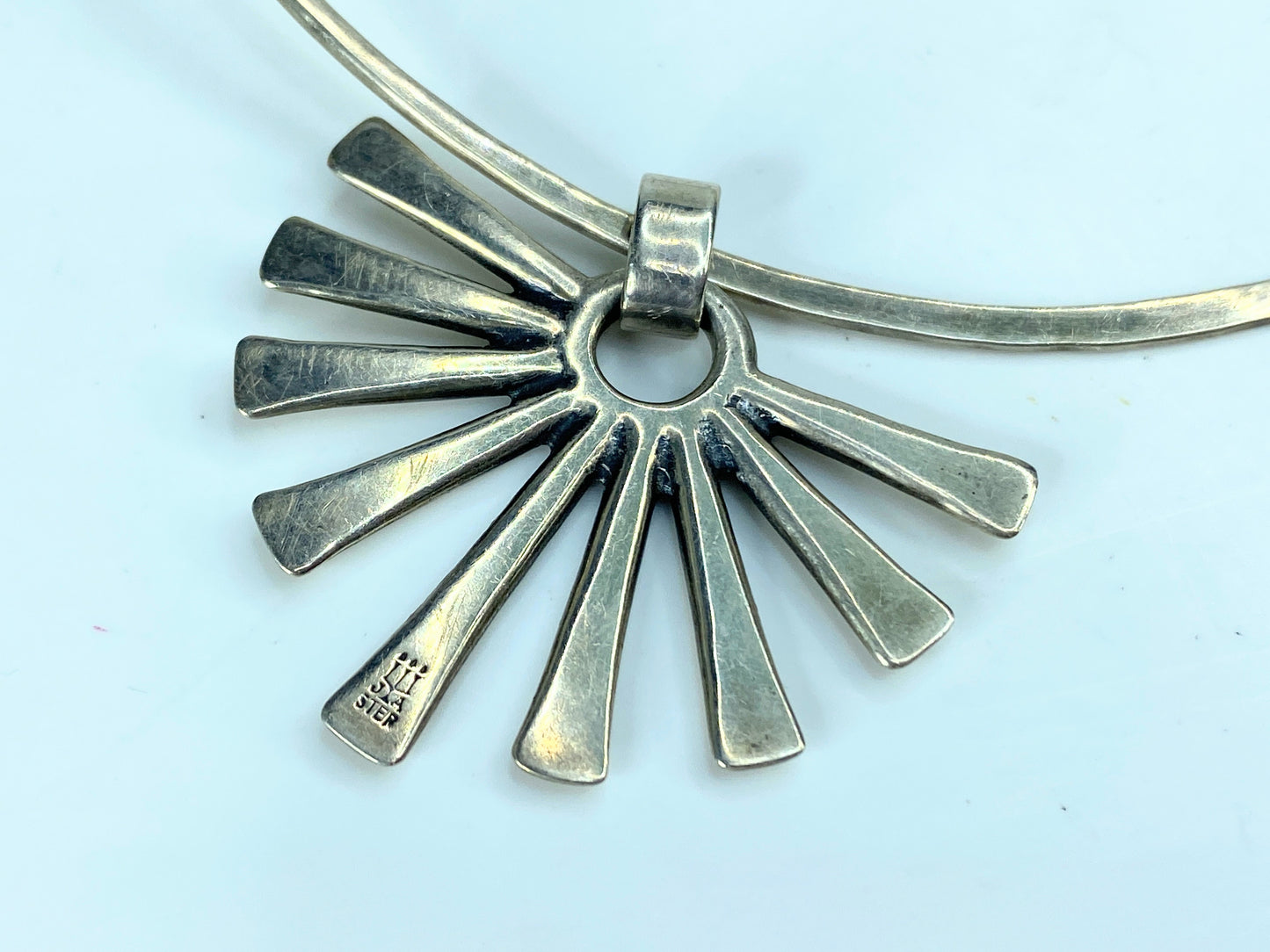 James Avery Sunburst Pendant Hammered Hook-on Neck Wire pouch 26.5g 15"JR916