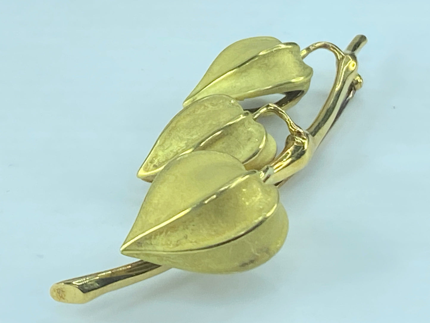 Tiffany & Co. 18K gold Lantern flower Enamel Pin JR9231