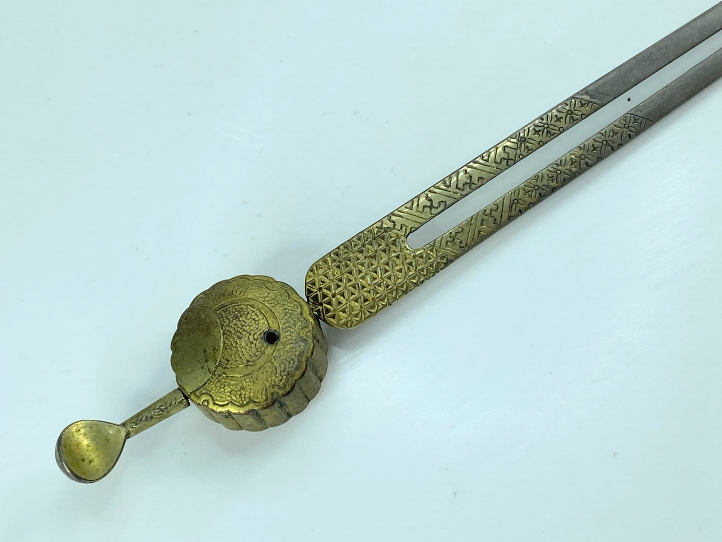 Kanzashi Antique Gold Plated Pine tree  Carving Checkered Kanzashi Used GS594