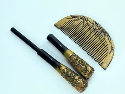 Japanese cased gilt lacquer comb/Kanzashi Meiji period floral spray Signed GS596