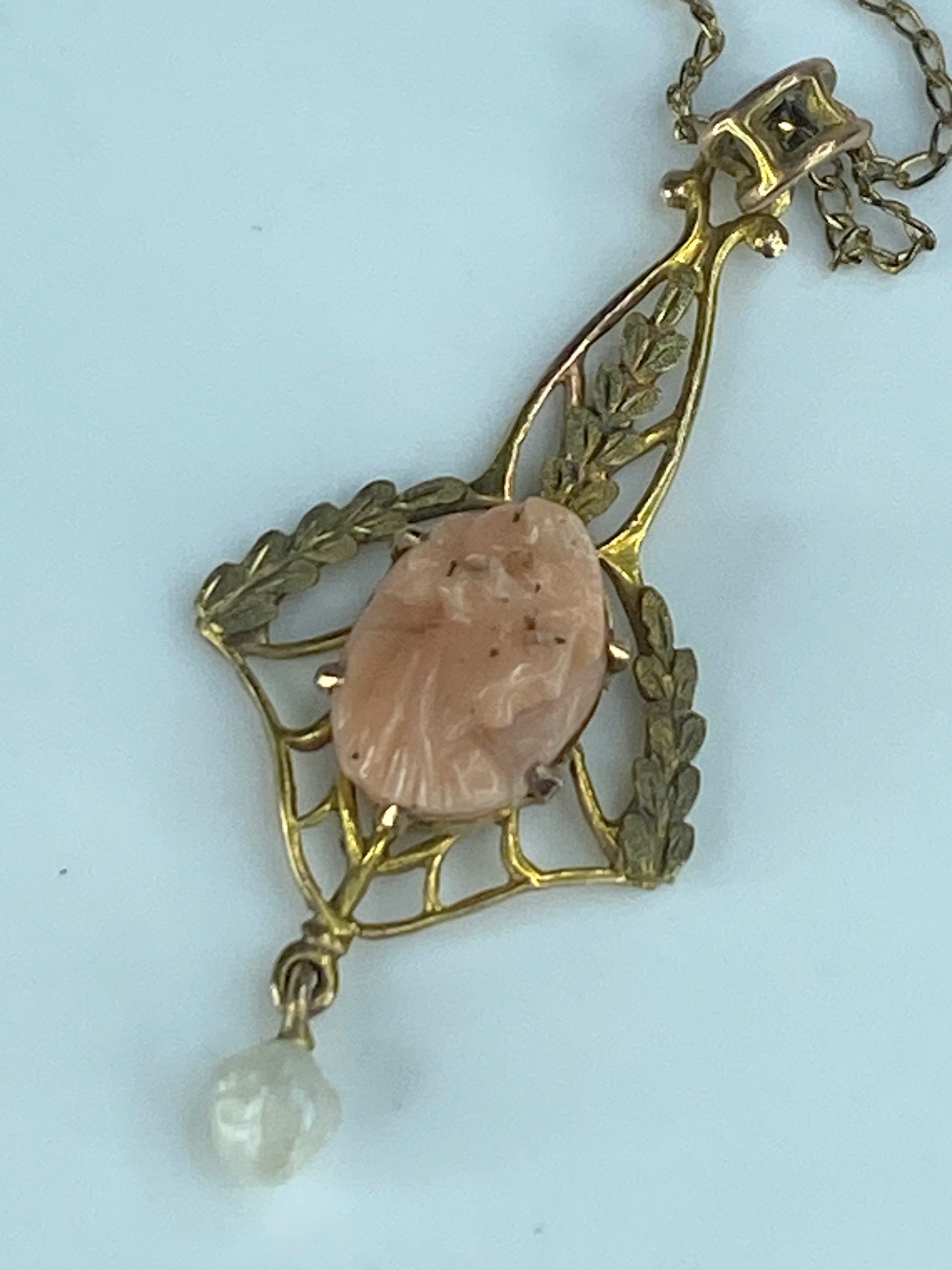 MId century 10K Coral cameo freshwater cultured pearl filigree necklace JR489