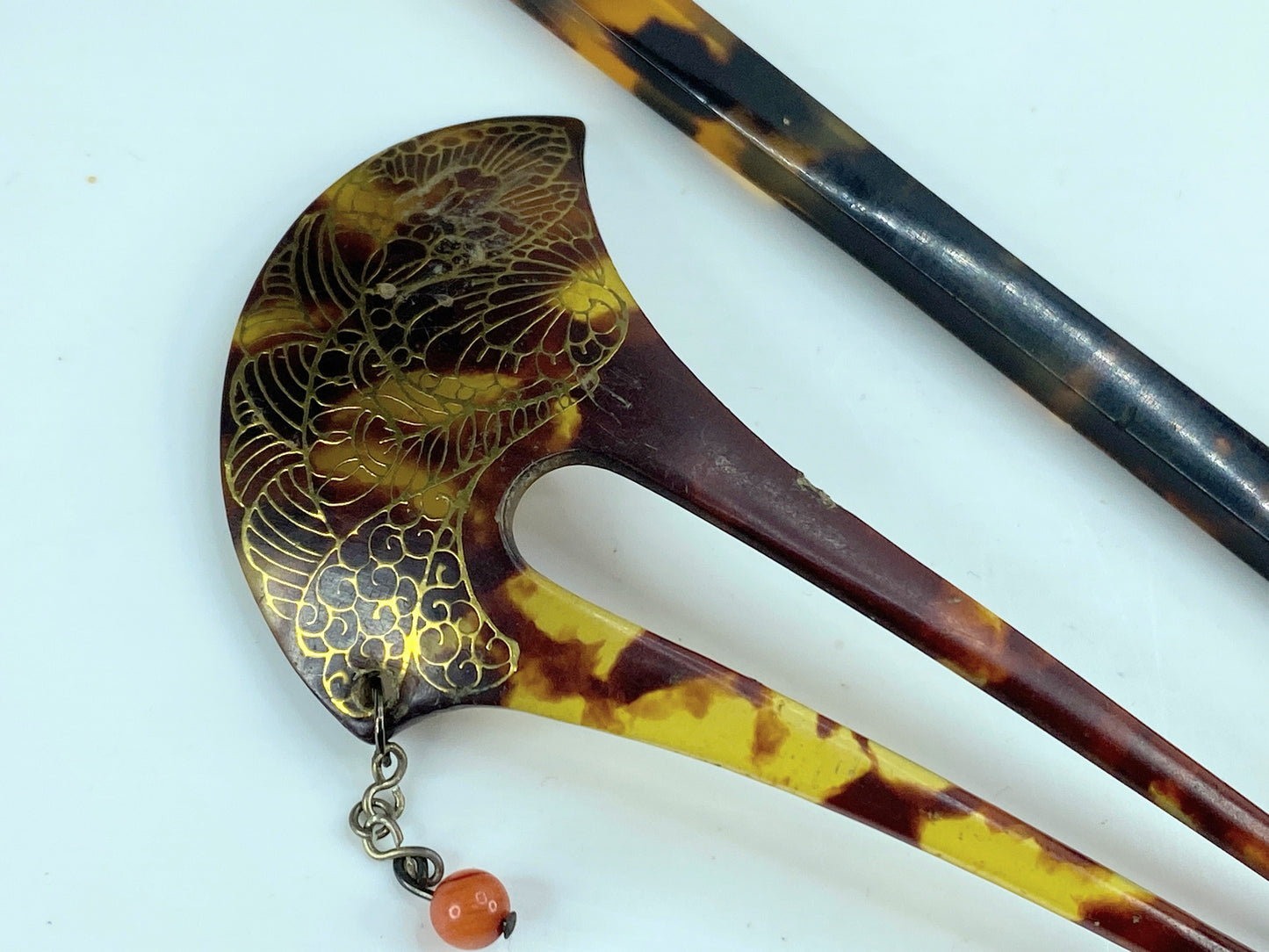 Art Deco hand-made hair comb Kushi engraved gold lacquer spray floral GS597