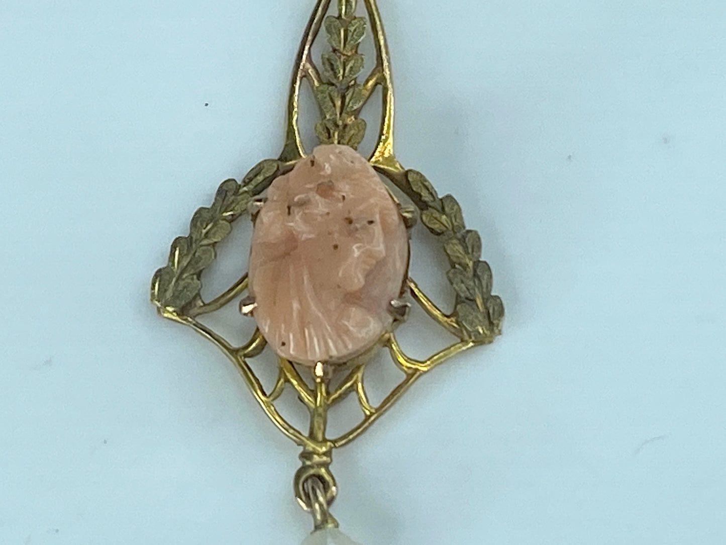 MId century 10K Coral cameo freshwater cultured pearl filigree necklace JR489