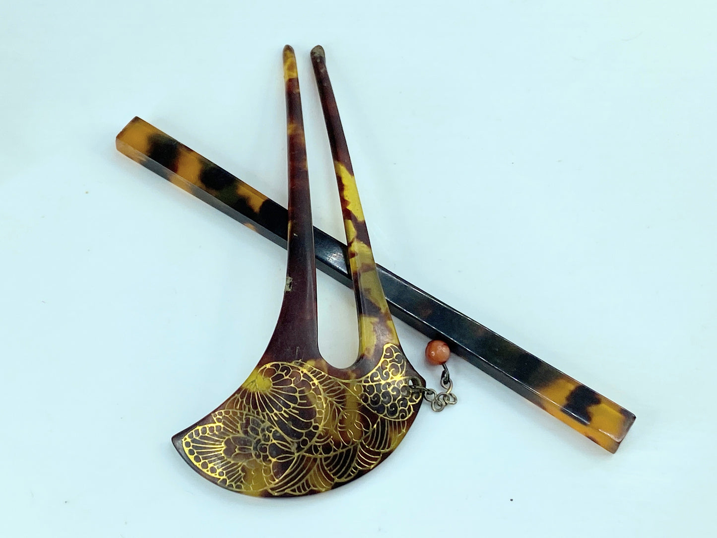 Art Deco hand-made hair comb Kushi engraved gold lacquer spray floral GS597