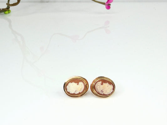 Vintage 14K Gold Shell Cameo Stud Earrings JR1449
