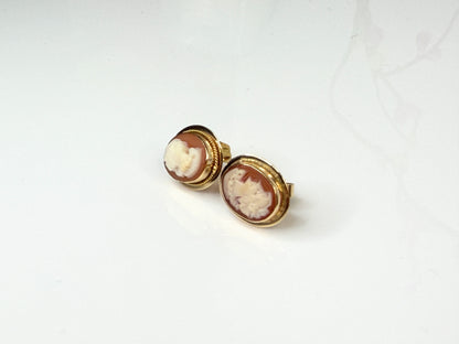 Vintage 14K Gold Shell Cameo Stud Earrings JR1449