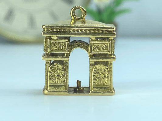 Detailed 10K yellow gold 3D Arch De Triomphe Paris Arc charm 6.5g JR492