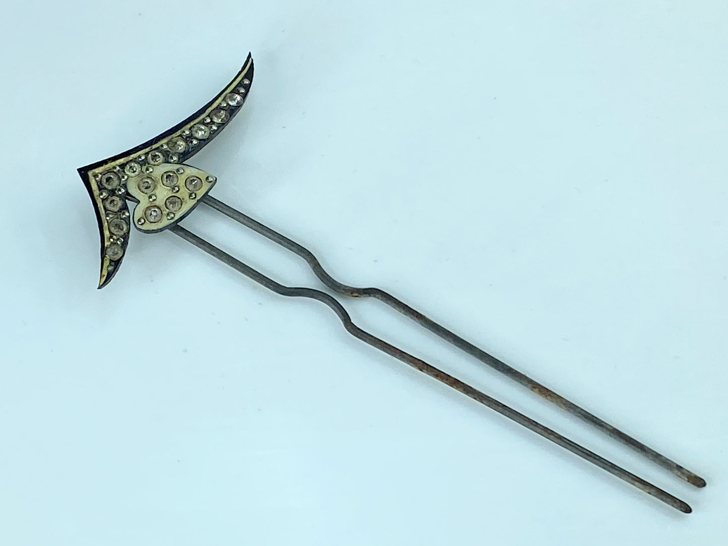 Antique Floral Hair Comb, enamel Floral Design, rhinestone heart shape GS609